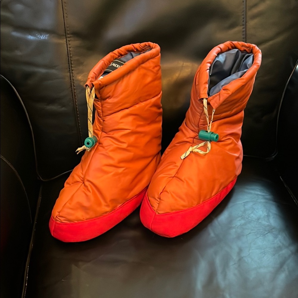 Snow Lion down camp booties XS (like 6-6.5 women)